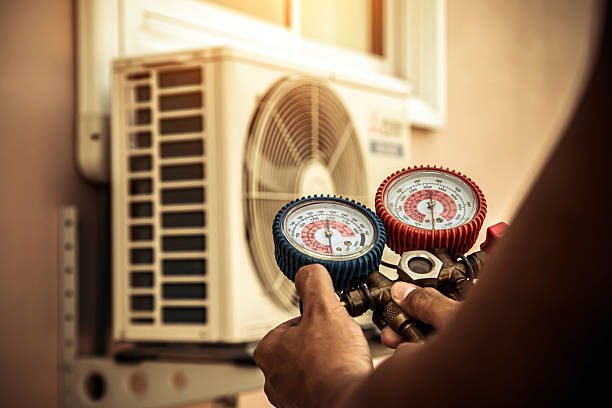 Professional Hvac technician working in Spirit Lake, IA